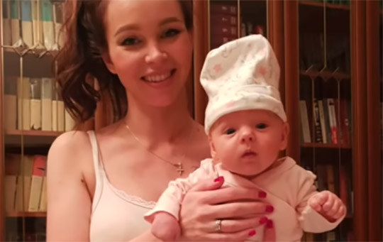 Первые фото детей, рожденных на Доме-2