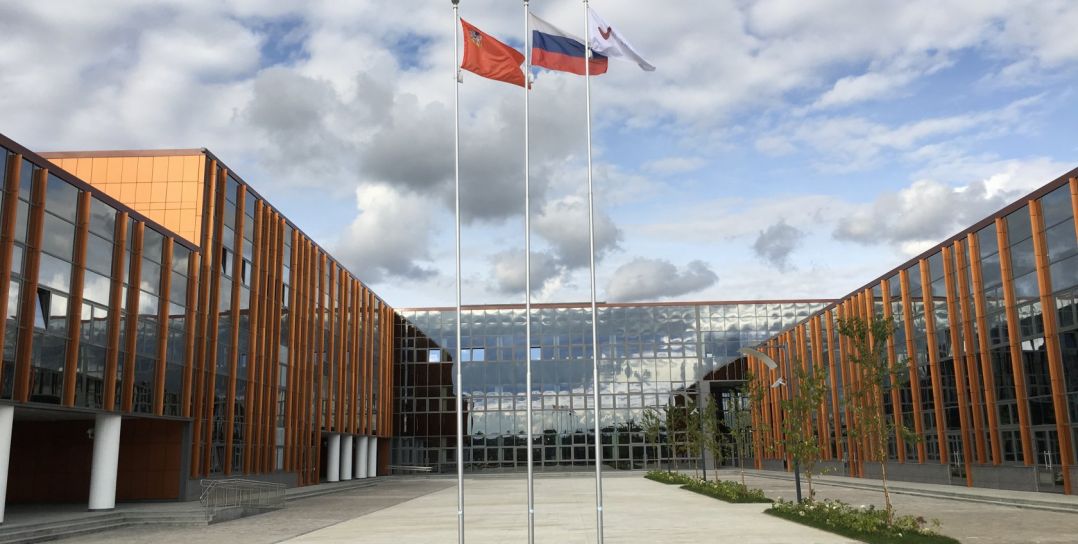 Элитные школы детей знаменитостей: где учатся и сколько платят?