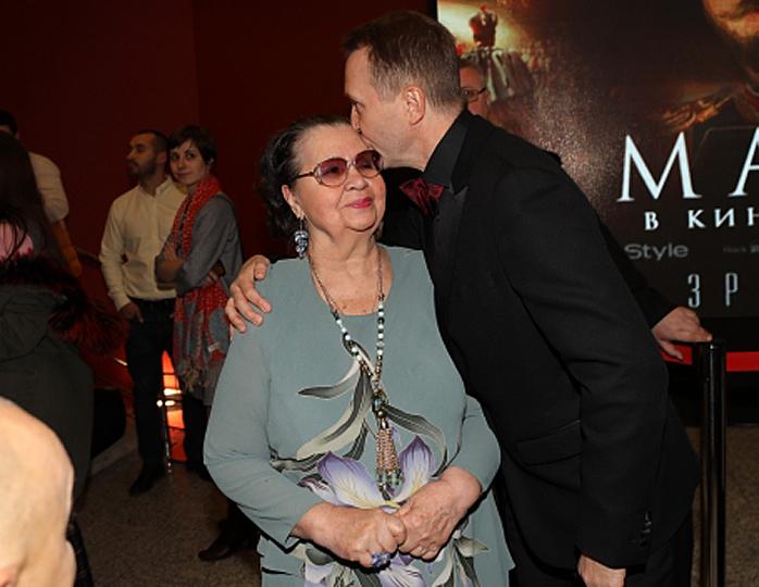 Как выглядит сын Евгения Миронова, рожденный от суррогатной матери?