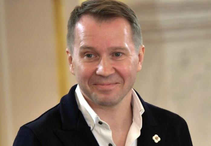 Как выглядит сын Евгения Миронова, рожденный от суррогатной матери?