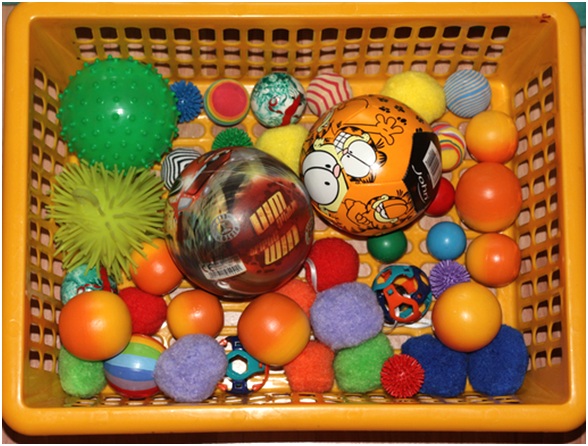корзина с игрушками