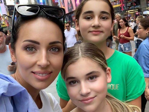 Почему знаменитости воспитывают своих детей в строгости?