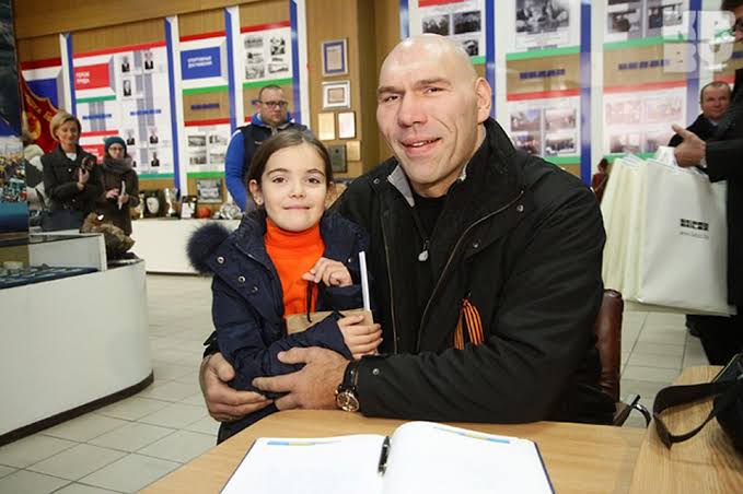 Как выглядят дети Николая Валуева?