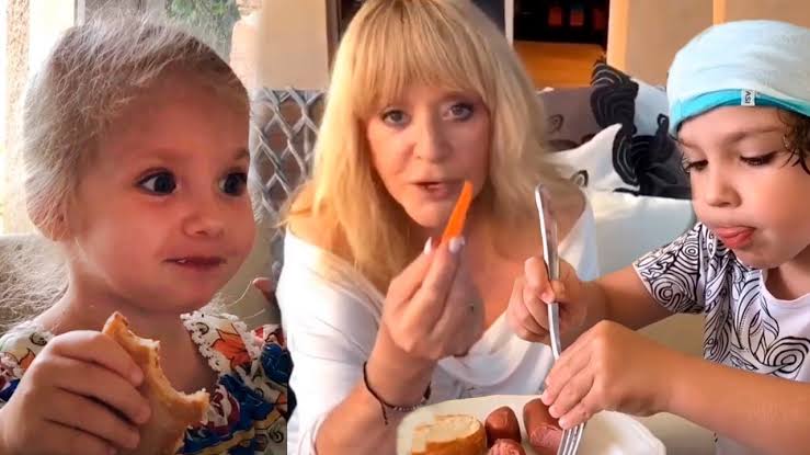 Чем знаменитости кормят своих детей?