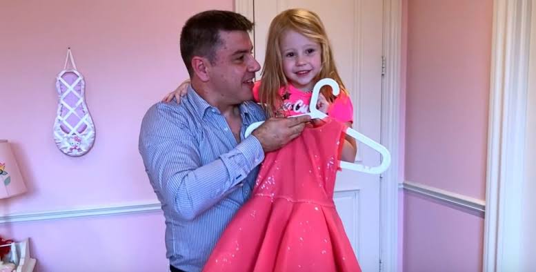 Как 5-летняя девочка из Краснодара зарабатывает по 18 млн $ в год?