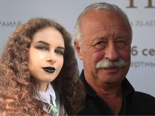 Как выглядят дети известных российских телеведущих?