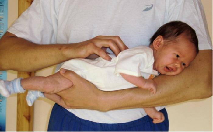 массажировать спинку