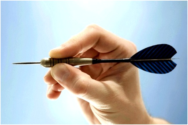 игра в дартс