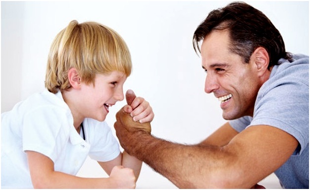 играть с папой