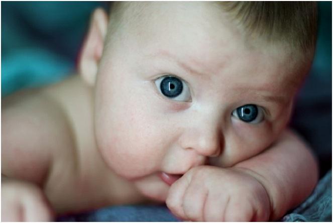 лежа на животике