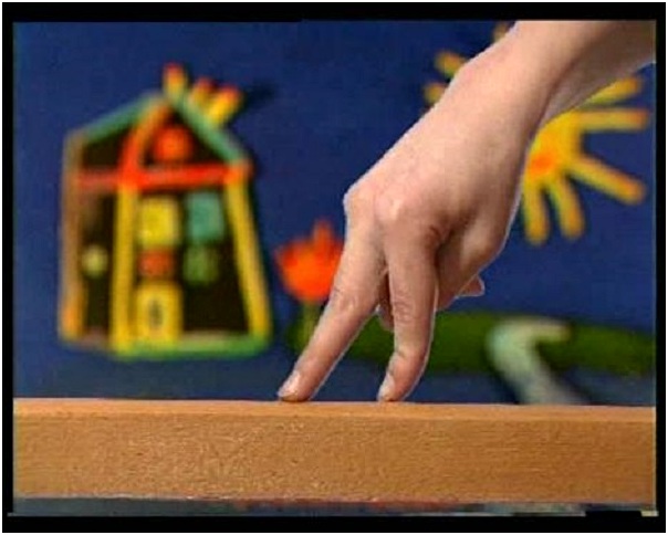 ходить пальчиками