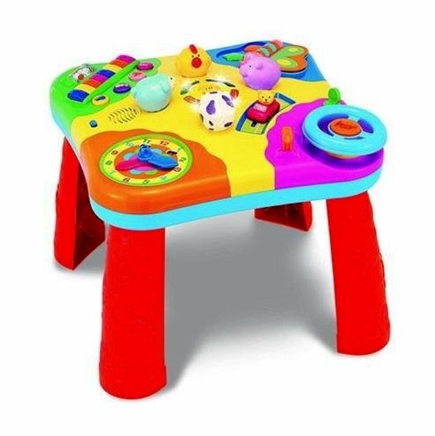 стол с игрушками