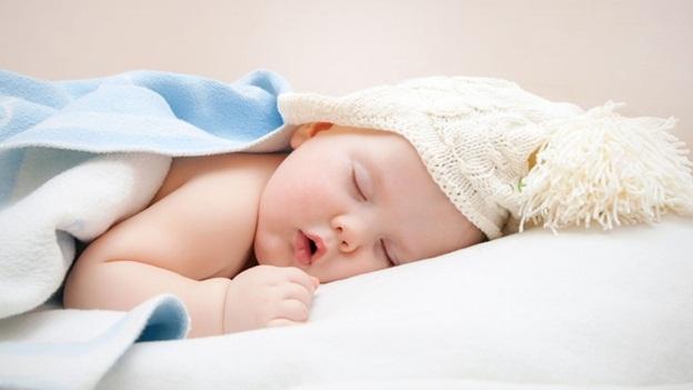 малыш спит