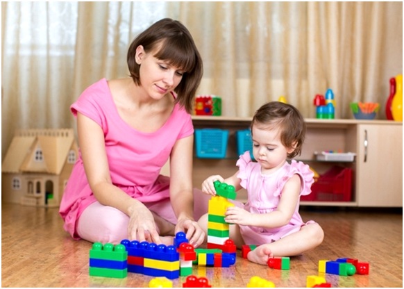 играть с мамой