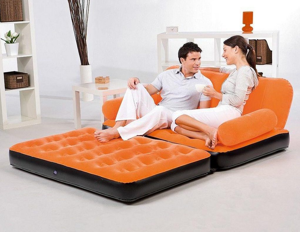 Удобный надувной матрас - фотография