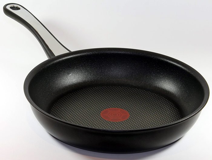1365149898_teflon-pans-1