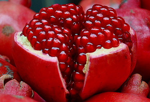 kakie-frukty-mozhno-kormyashhej-mame2-1